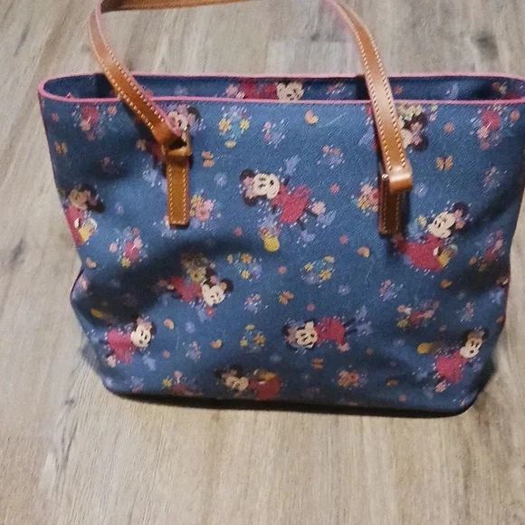 Disney Minnie Donney And Bourke - Picture 9 of 16